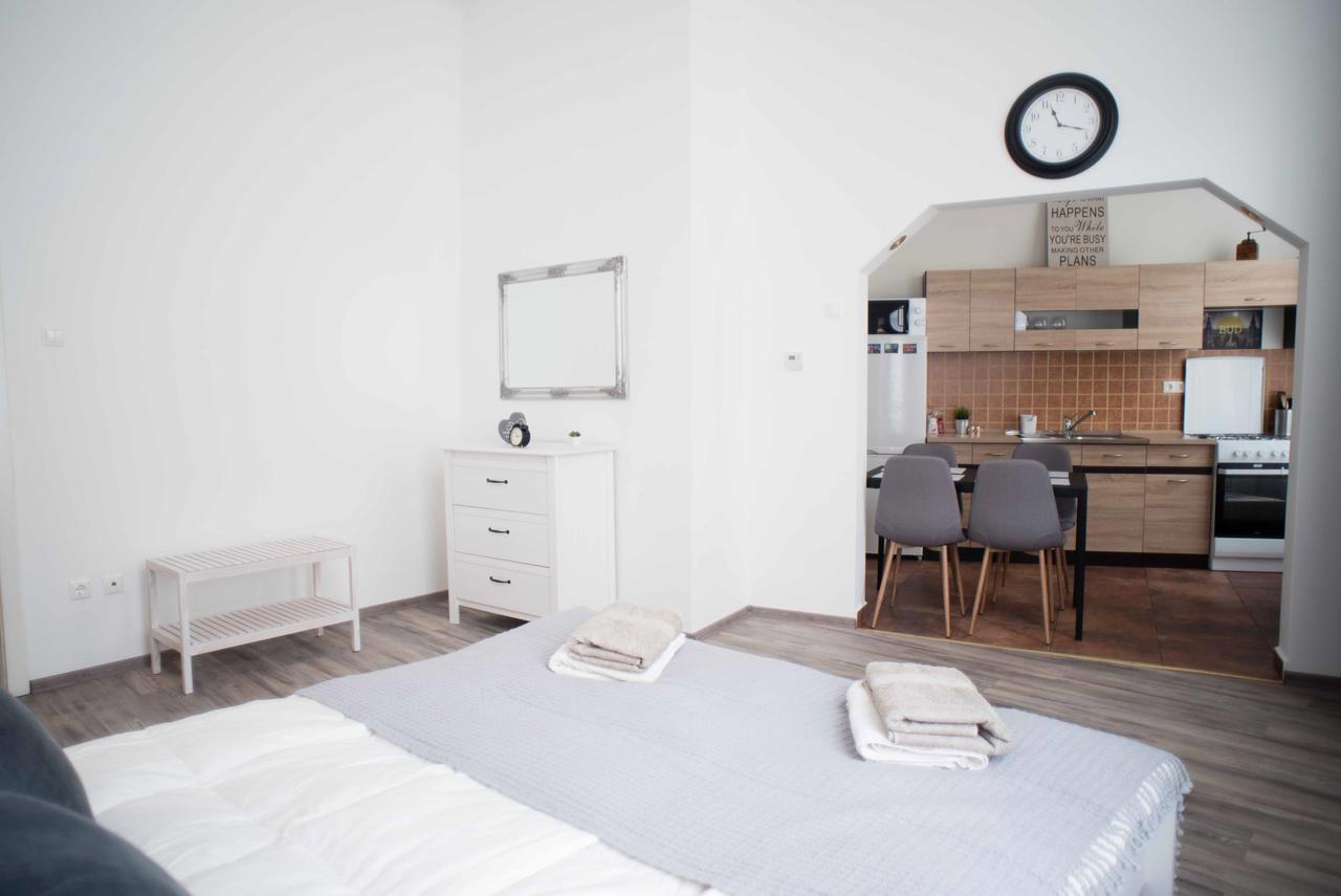 Castle Trees Apartment 布达佩斯 外观 照片