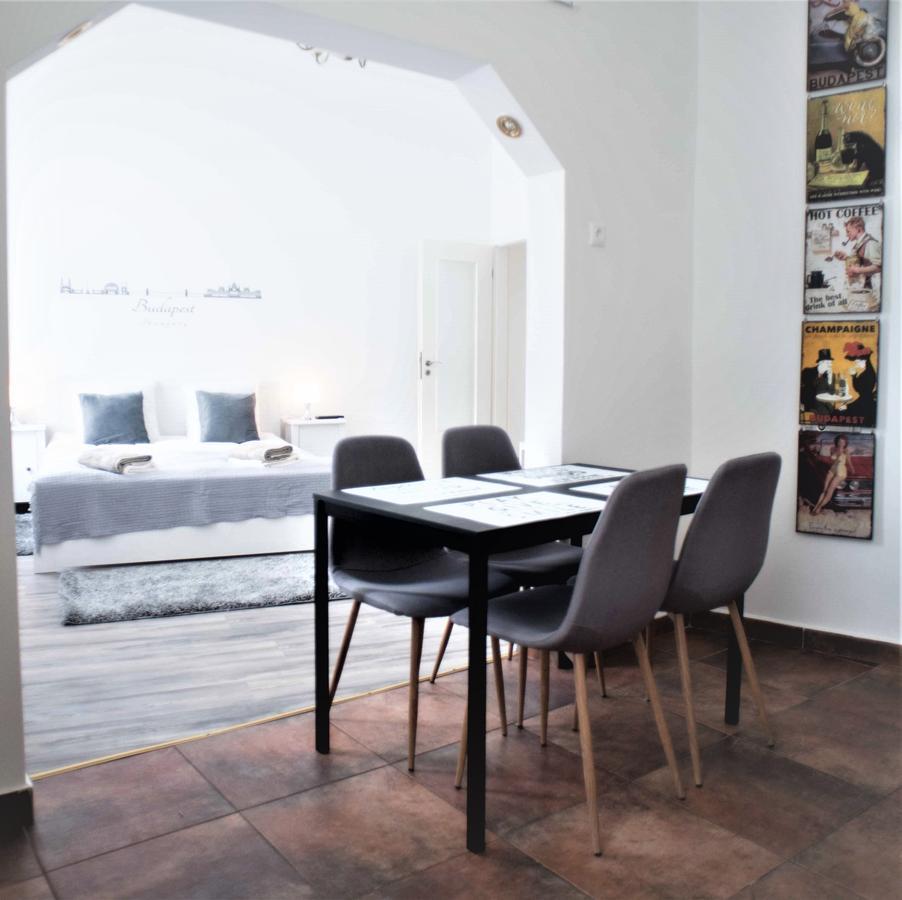 Castle Trees Apartment 布达佩斯 外观 照片
